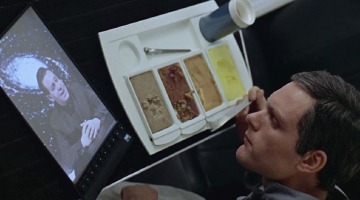 Прообразом планшета пользовались ещё герои сериалов 1960-х